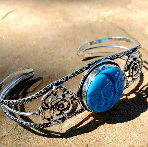 New Carved Double Moon Face 925 Silver Bracelet. - Picture 3 of 11